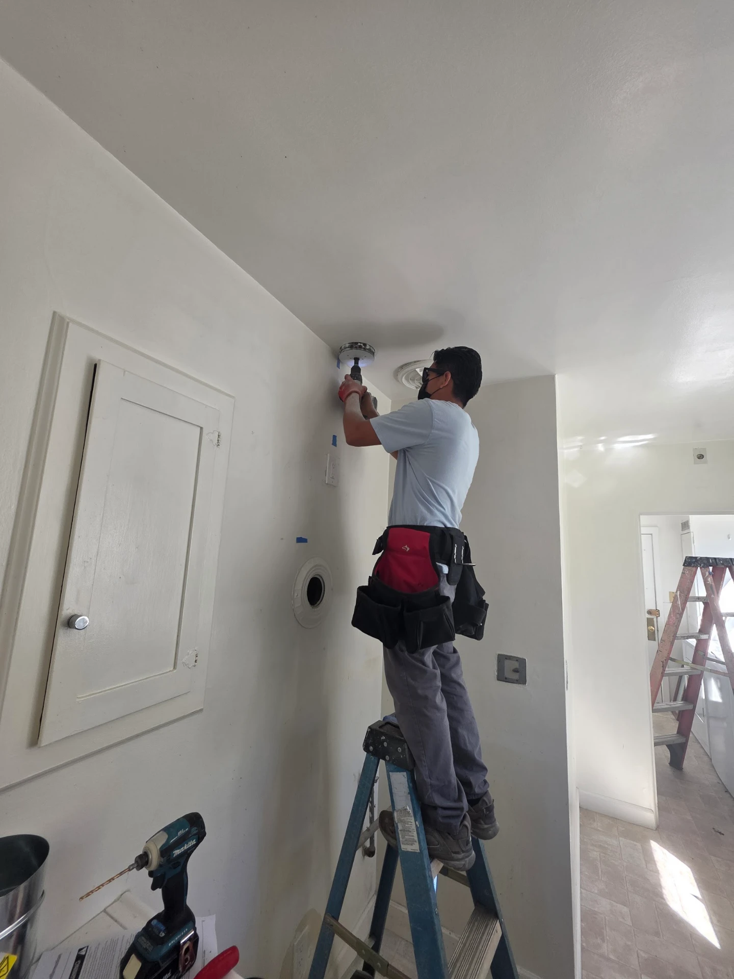 Kitchen vent hood install